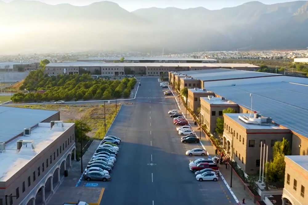 Logistics and transportation infrastructure in Saltillo, showcasing trucks and warehouses